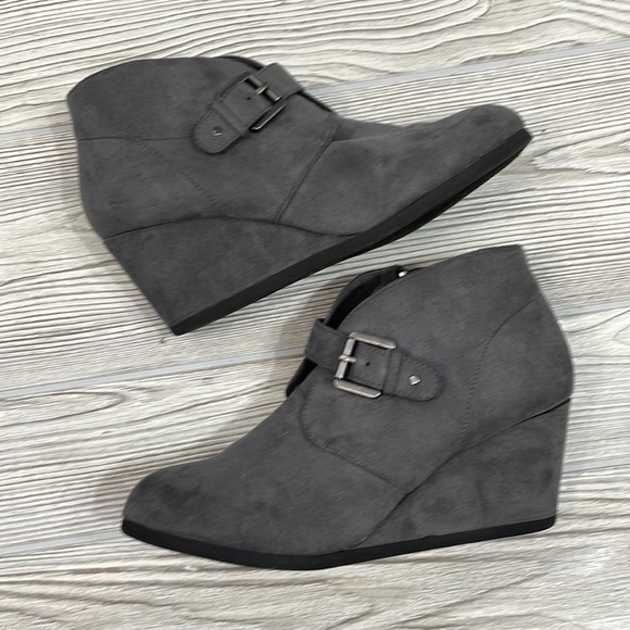 Maurices Dakotah Wedge Boots - Picture 4 of 8